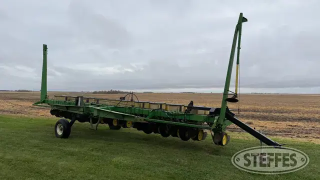 John Deere 7000