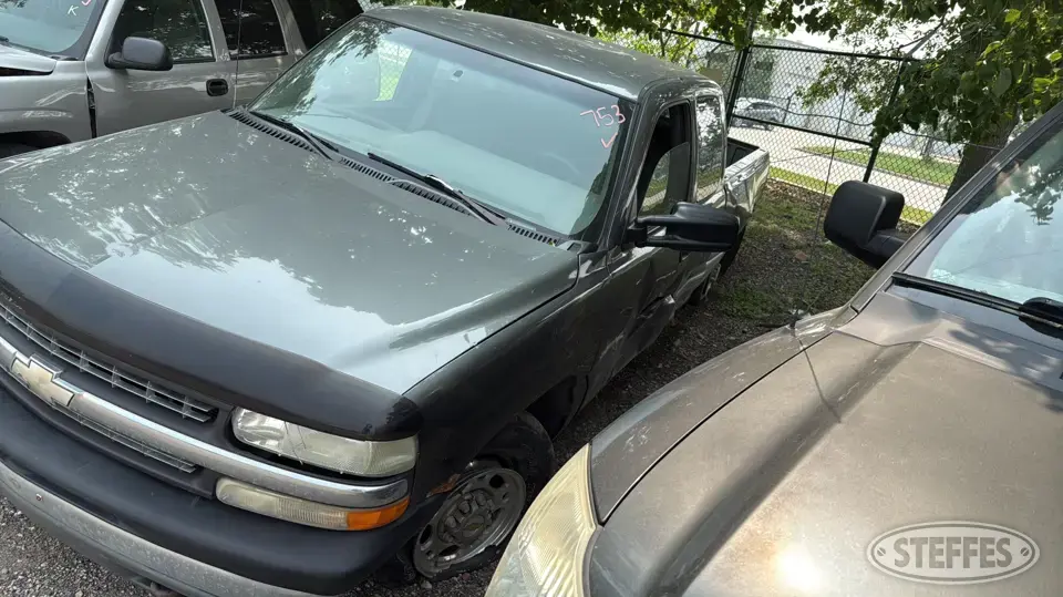 1999 Chevrolet Silverado 2500 LS 3 Quarter Ton Pickup