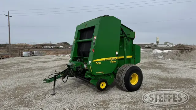 2011 John Deere 568