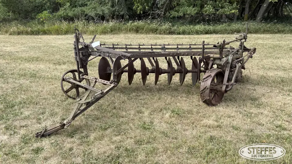 John Deere disc plow