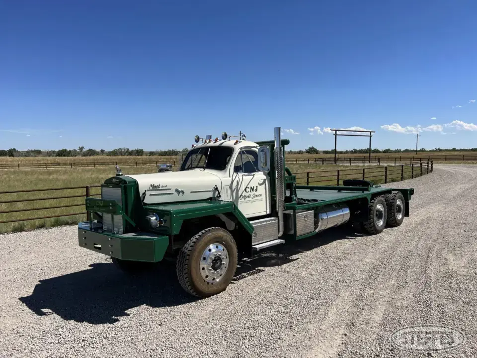 1962 Mack B83SX Specialty Truck