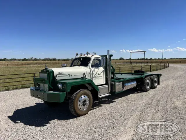 1962 Mack B83SX