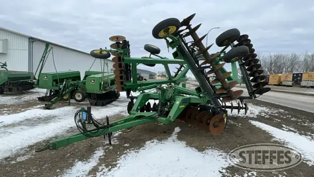 John Deere 650