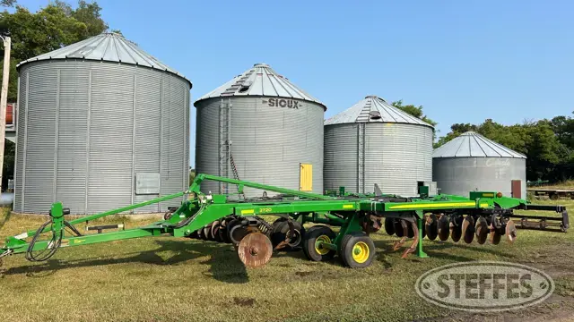 2013 John Deere 2720