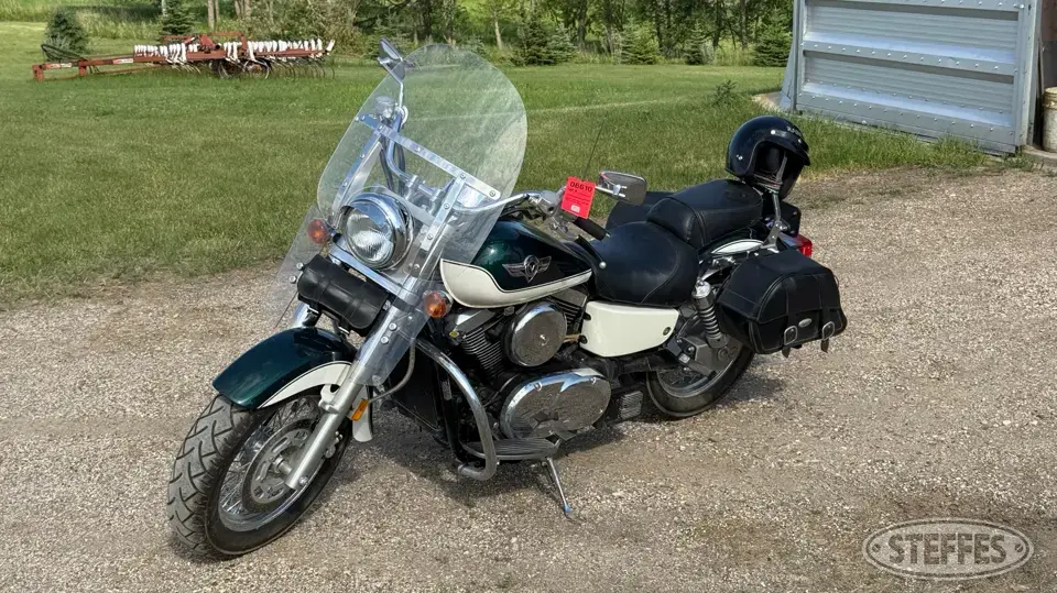 2004 Kawasaki Vulcan Classic 1500 Motorcycles and Scooter