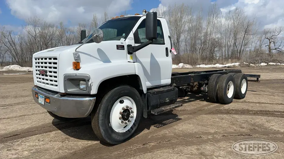 2003 GMC C8500 Cab and Chassis Truck