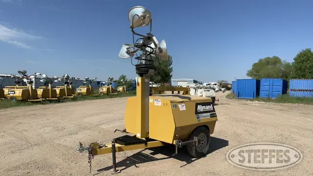 2012 Allmand Maxi-Light V-TWR