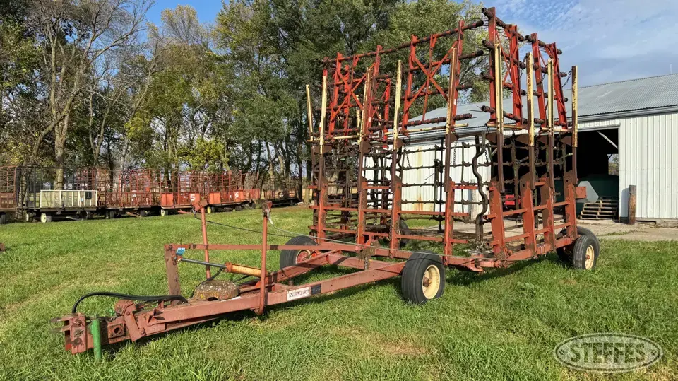 Melroe 420 Harrow