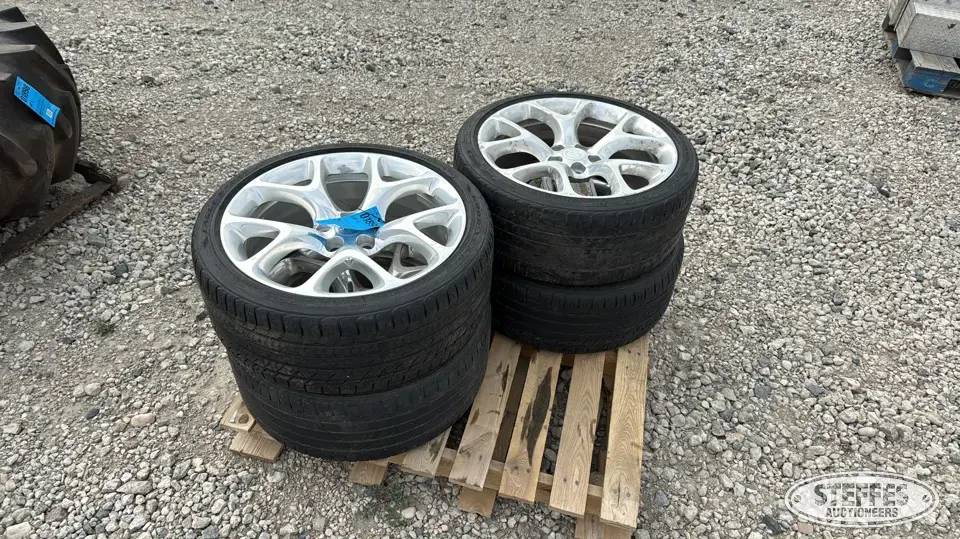 (4) Goodyear Eagle Sport 255/35R20 tires Passenger-Light Truck Tire