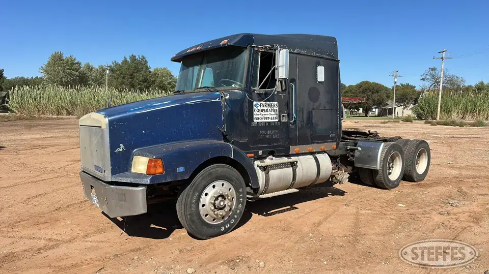 1989 White/GMC Conventional Truck with Sleeper