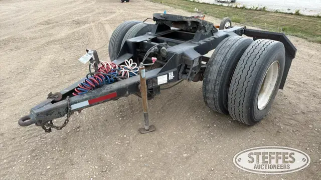Semi trailer dolly