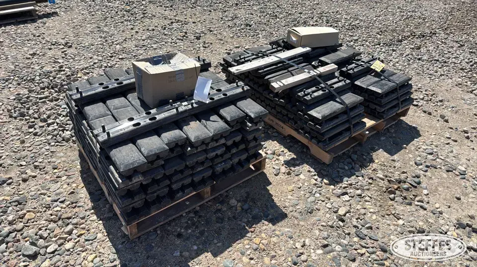 (176) Track pads Construction Part