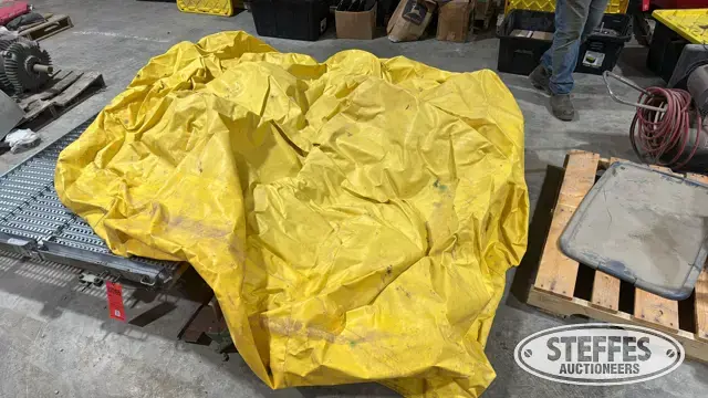 John Deere 1890 poly tank cover