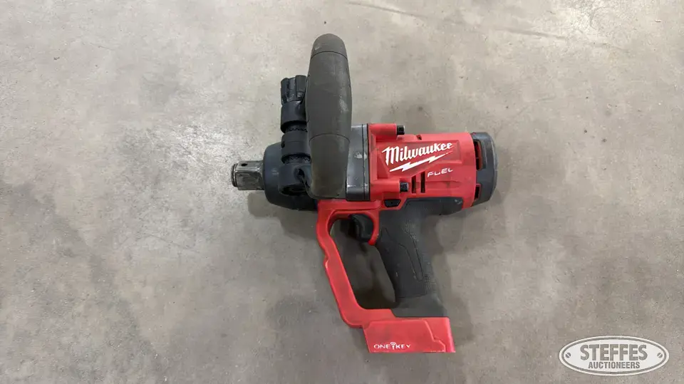 Milwaukee 1” battery-operated impact Power Tool