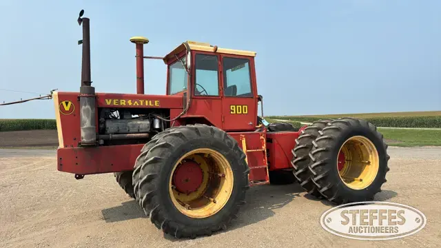 1979 Versatile 900