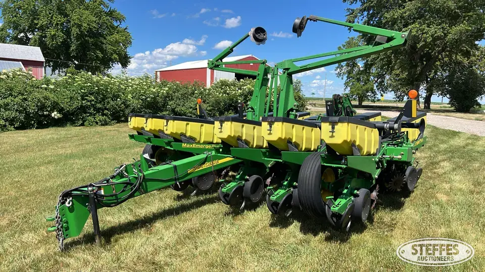 2003 John Deere 1760 12 or More Row Planter