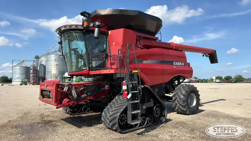 2015 Case IH 8240 Combine