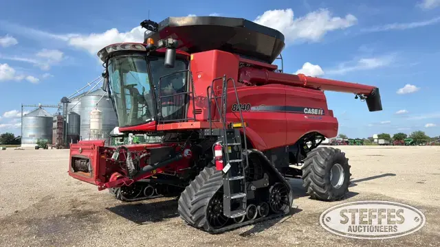 2015 Case IH 8240