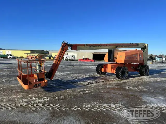2011 JLG 800AJ