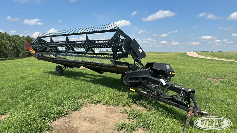 2000 MacDon Premier 1900 Pull-Type Swather