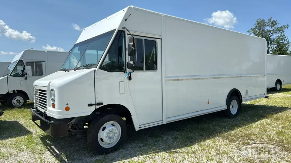 2021 Ford F59 P1100 Utilimaster Van Truck