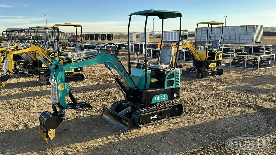 2023 AGT QH12 Mini-Excavator