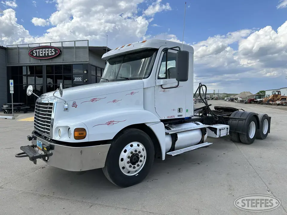 2004 Freightliner Century Class S/T Conventional Truck without Sleeper
