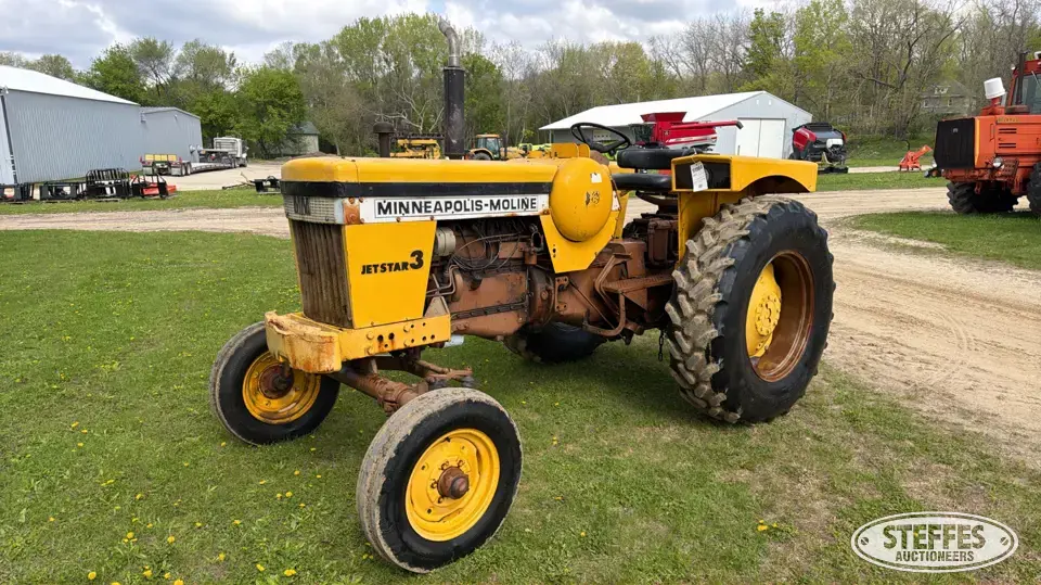 1967 Minneapolis-Moline Jet Star 3 2WD Tractor