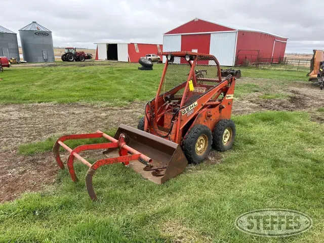 Gehl 2500 Hydra Cat