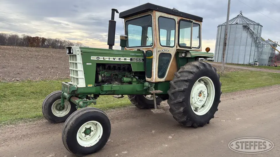 1975 Oliver 1655 2WD Tractor