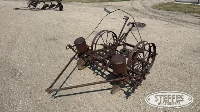 Emerson Brantingham planter