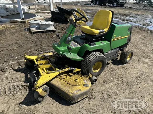 John Deere F725