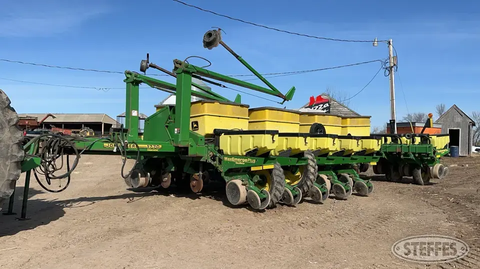 John Deere 1770 12 or More Row Planter