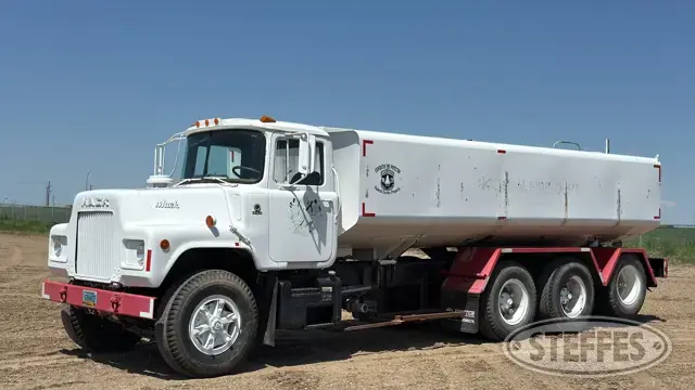 1983 Mack DM492S 5,000 gal.