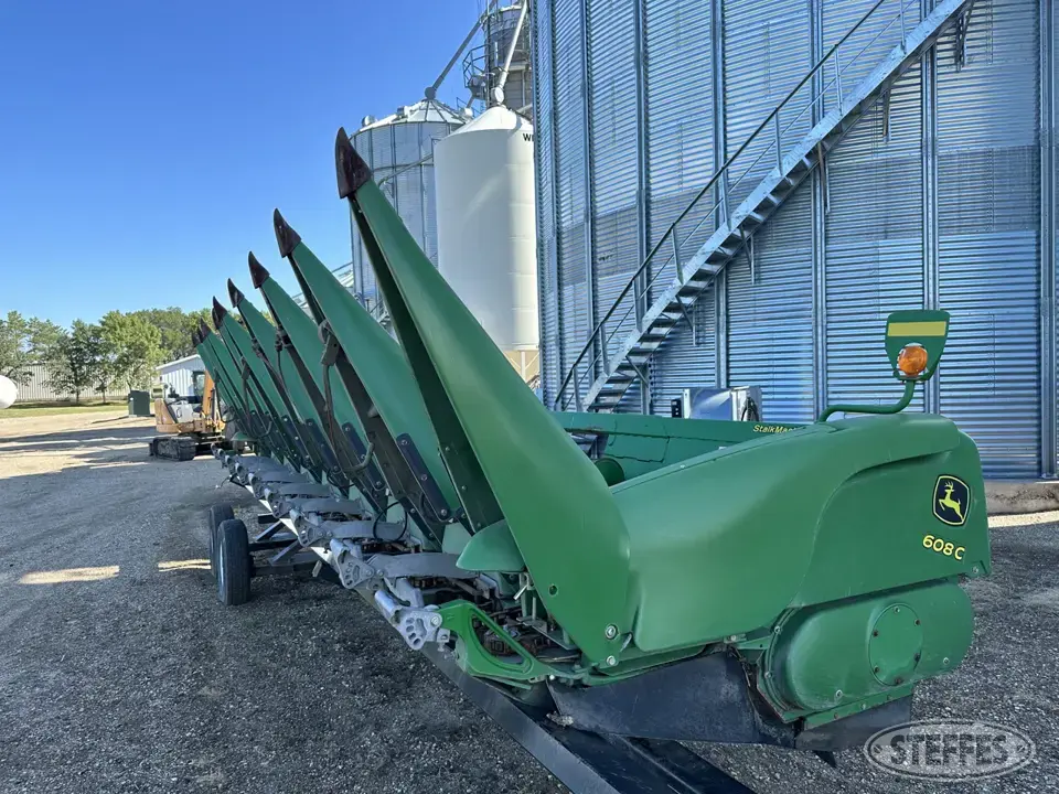 2008 John Deere 608C StalkMaster Corn Head