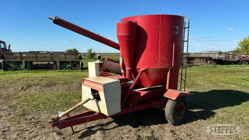 International 1150 Forage Processing