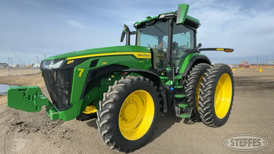 2022 John Deere 8R 250 MFWD Tractor