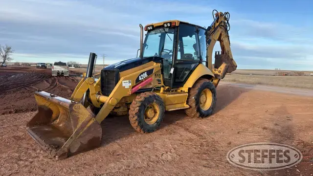 2009 CAT 420E