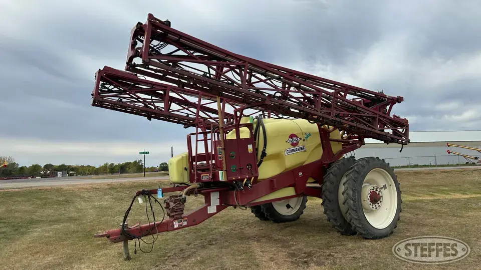 2005 Hardi 1200 Commander Plus Pull-Type Sprayer