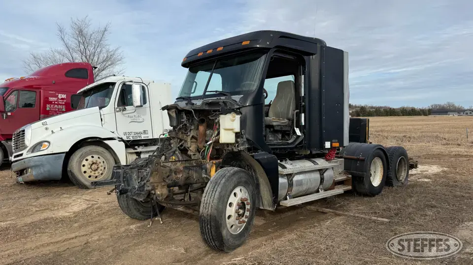 2000 Freightliner Century Conventional Truck without Sleeper