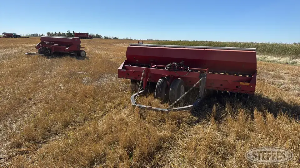 International 620 Press Drill