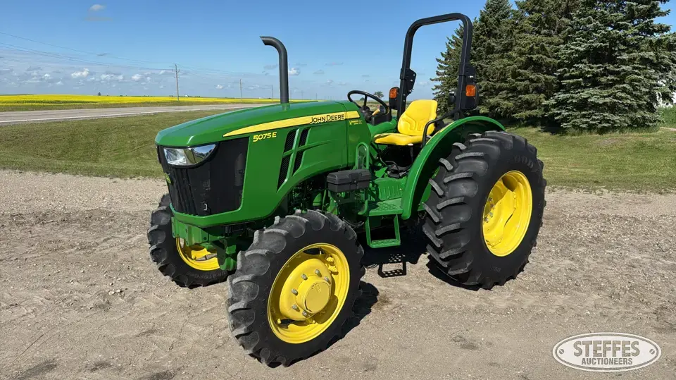 2015 John Deere 5075E MFWD Tractor