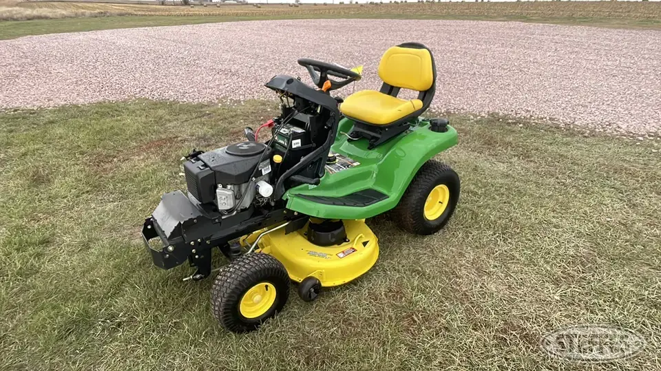 2007 John Deere X300 Lawn Tractor
