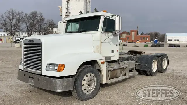 2003 Freightliner FLD120