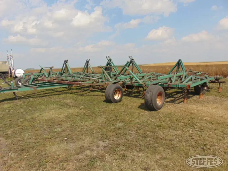 Saturn Chisel Plow