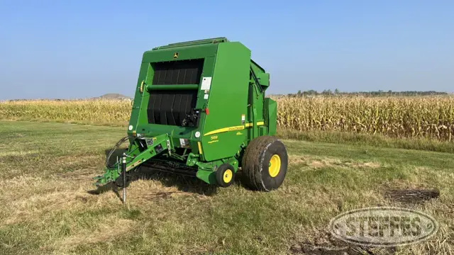 2016 John Deere 569