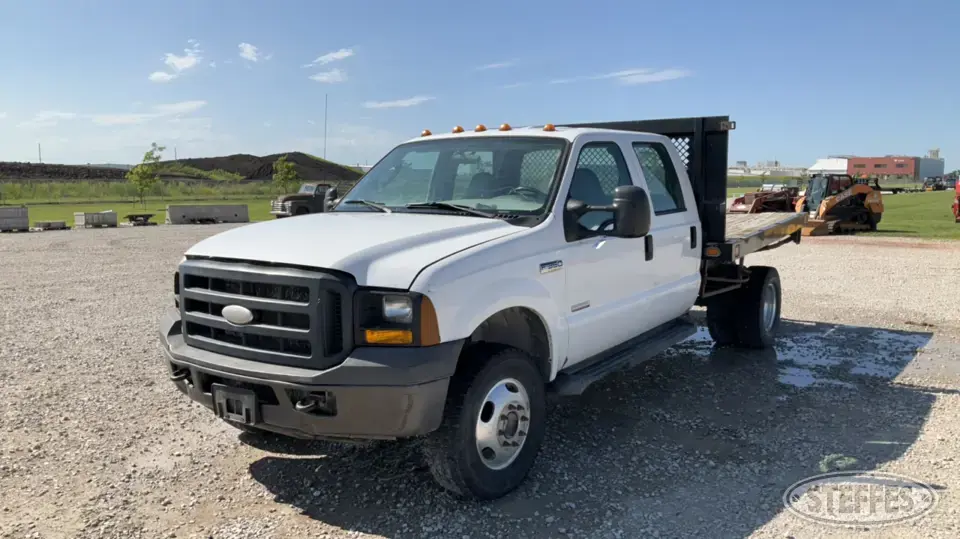 2006 Ford F-350 Lariat 1 Ton Pickup