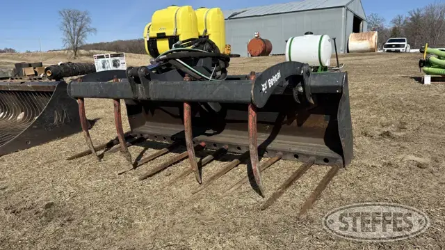 Bobcat manure fork & grapple