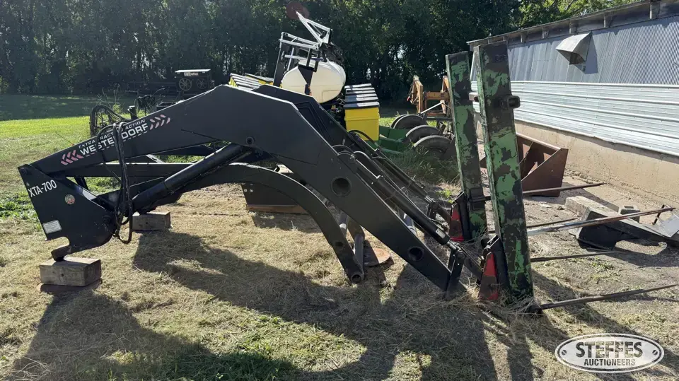 Westendorf XTA 700 Tractor Loaders and Attachment