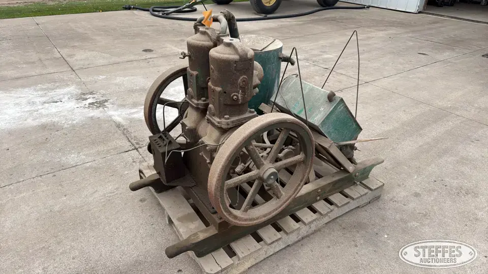 Sandow Stationary Engine